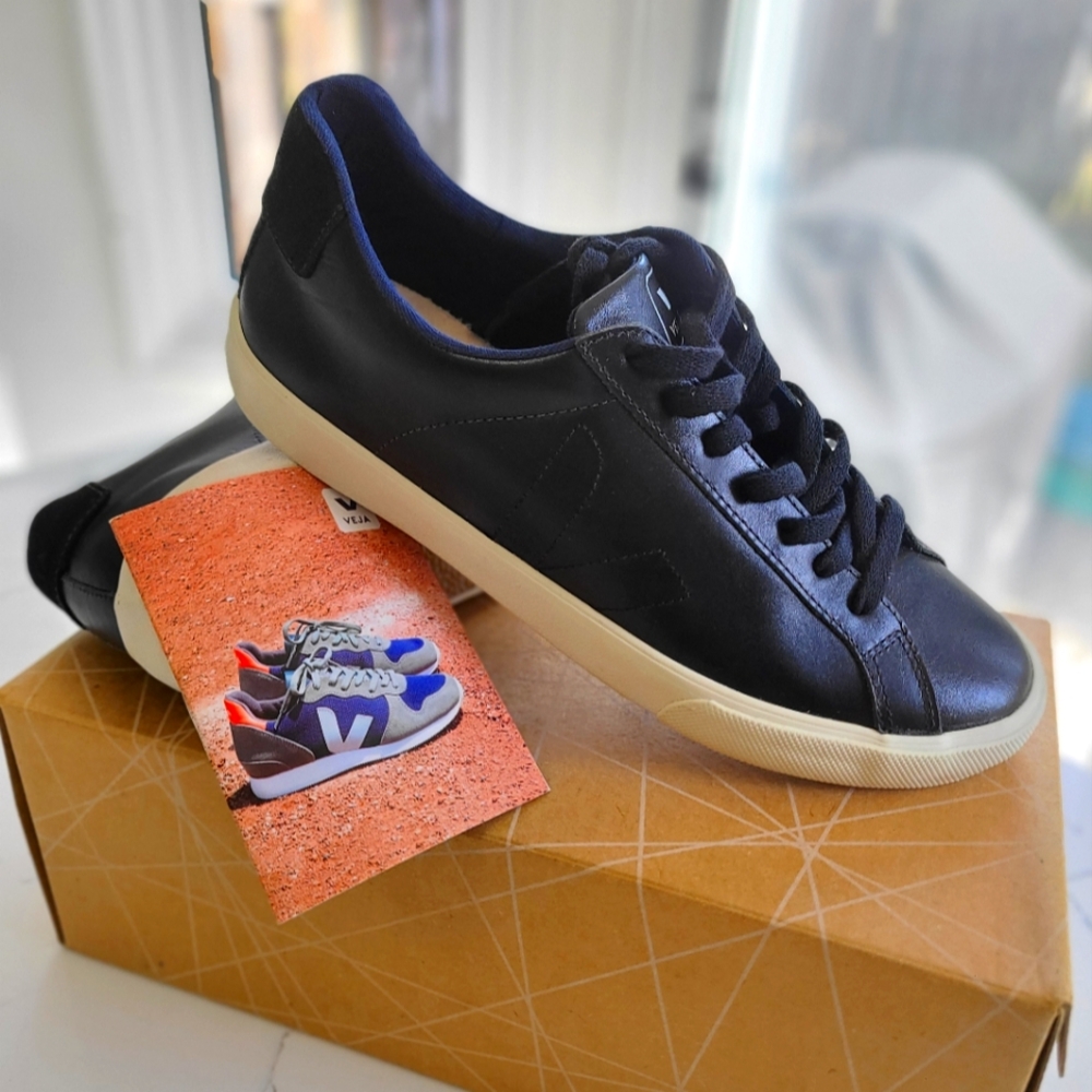 Veja Men's Black Sneakers Size 10US